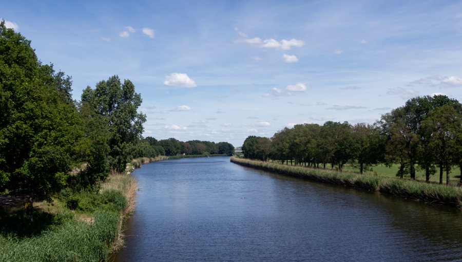 Twentekanaal bei Almelo von der Wierdensebrug