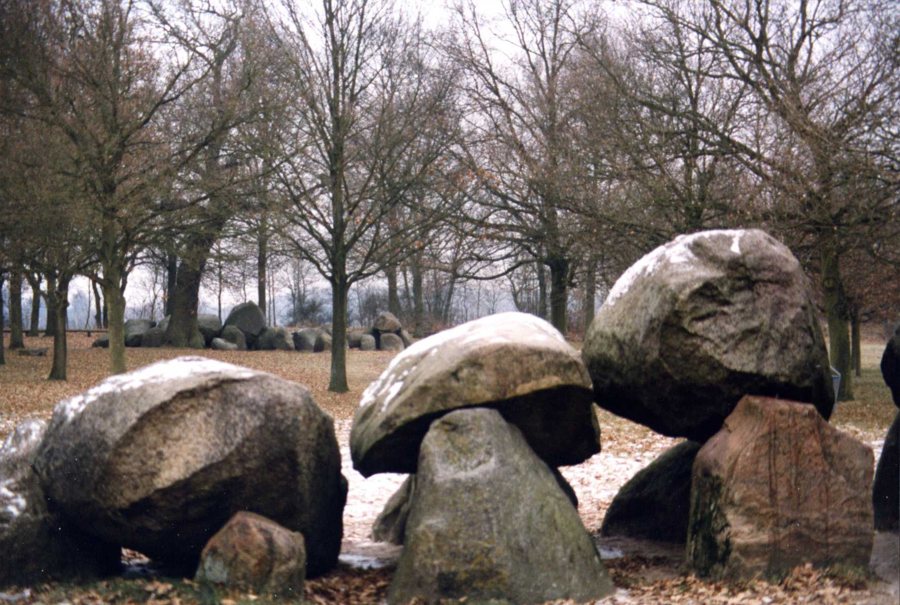 Hunebedden D18 und D17 bei Rolde