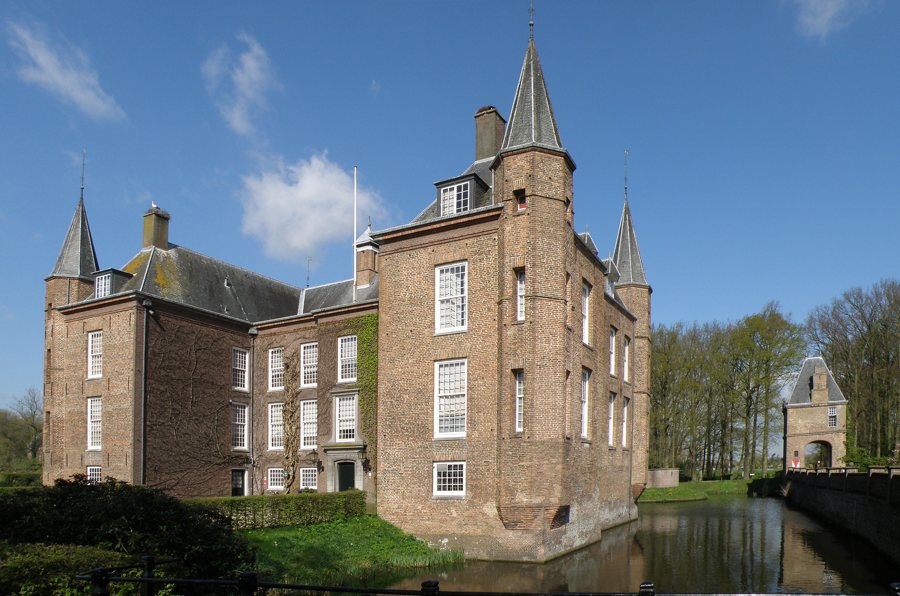 Slot Zuylen mit Torhaus und Schlossanlage