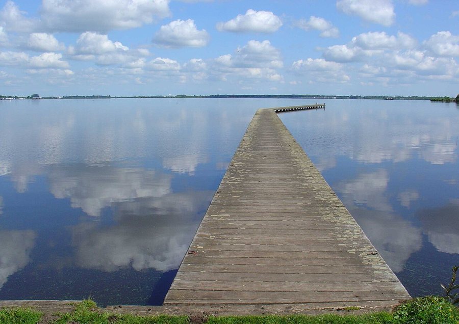 Zuidlaardermeer mit Uferlandschaft bei Zuidlaren