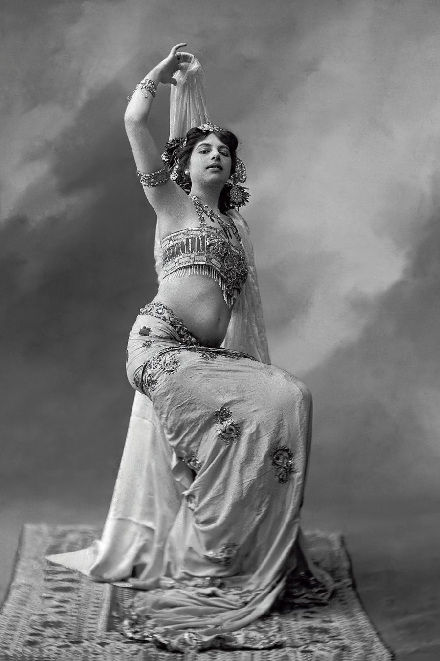 Mata Hari in einem Tanzkostüm, 1905
