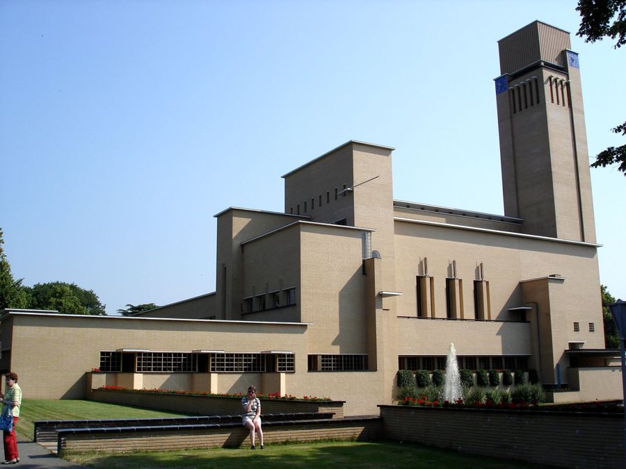 Das Raadhuis von Hilversum, entworfen von Willem Marinus Dudok