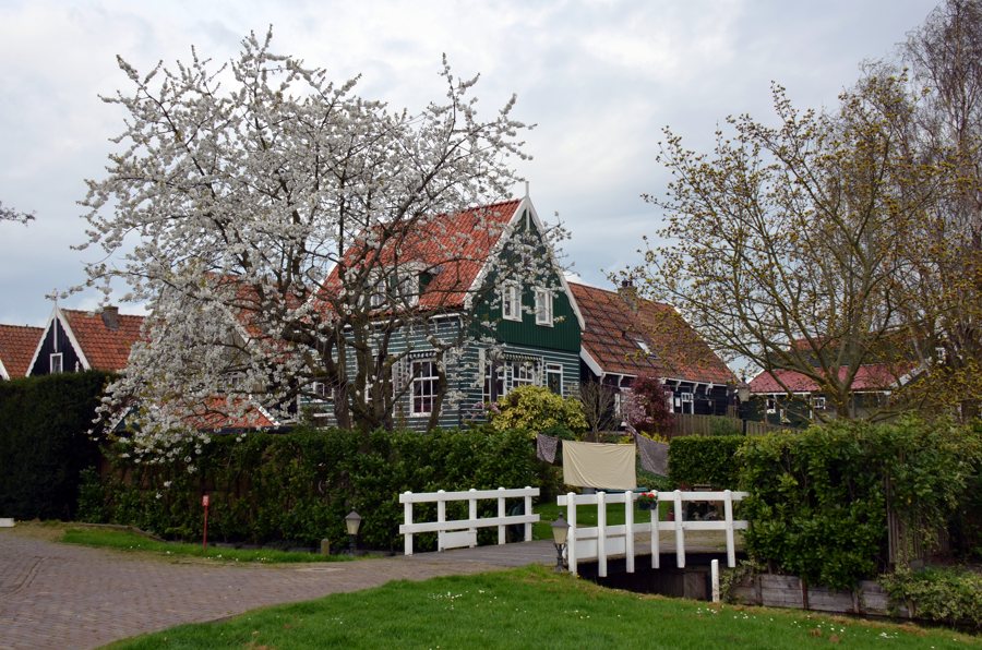 Marken mit charakteristischen Holzhäusern