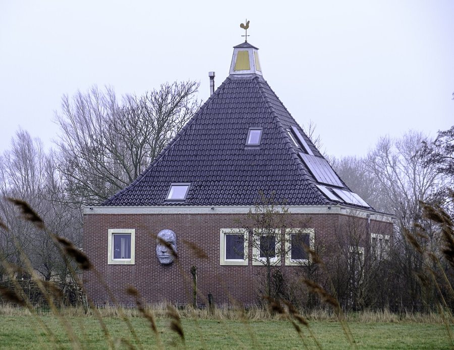 Ehemalige gereformeerde Kirche in Houwerzijl, heute Theefabriek
