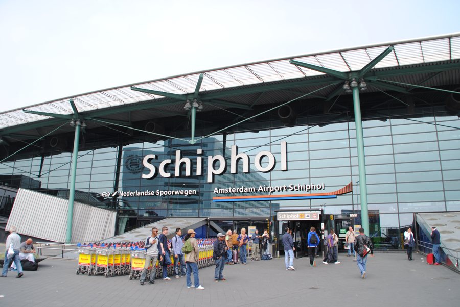 Eingang am Schiphol Plaza