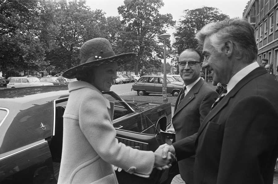 File:Driedaags bezoek Prinses Beatrix en Prins Claus aan provincie Noord-Holland, bezoek Haarlem, provinciehuis, Bestanddeelnr 926-6236.jpg