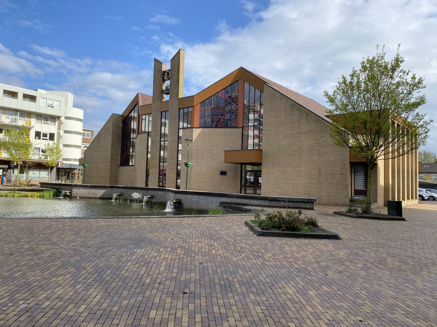 File:Ichthuskerk Ridderkerk Drievliet.jpg