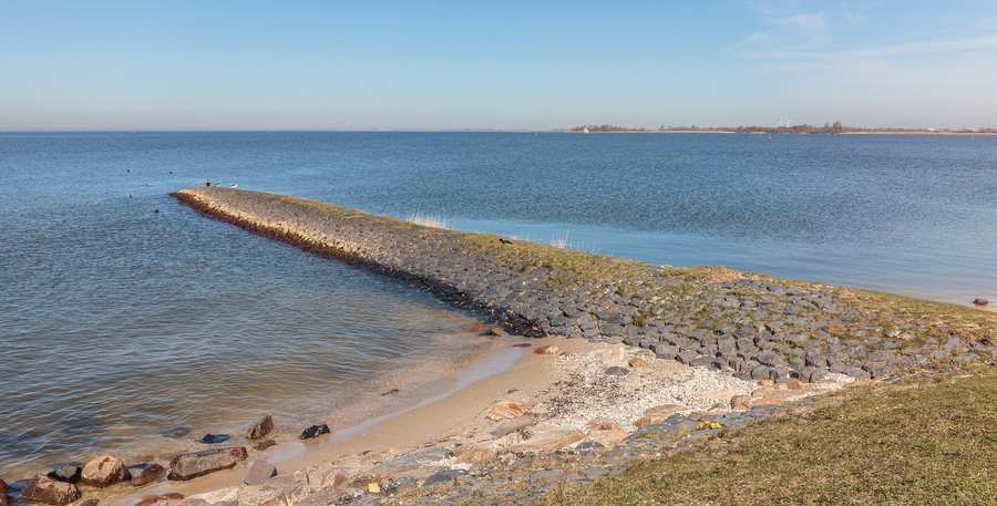 File:Hindeloopen. IJsselmeer. 30-03-2021. (actm) 02.jpg