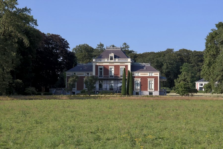File:Landgoed Beerschoten in de Nederlandse gemeente De Bilt in 2021.jpg