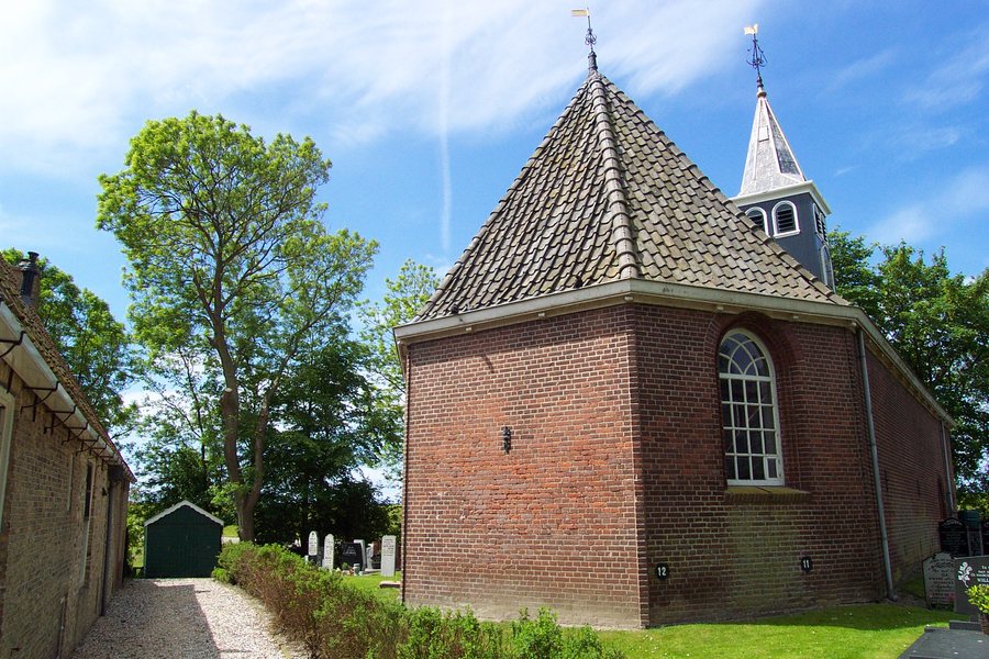 File:GAAST DORPSKERK.jpg
