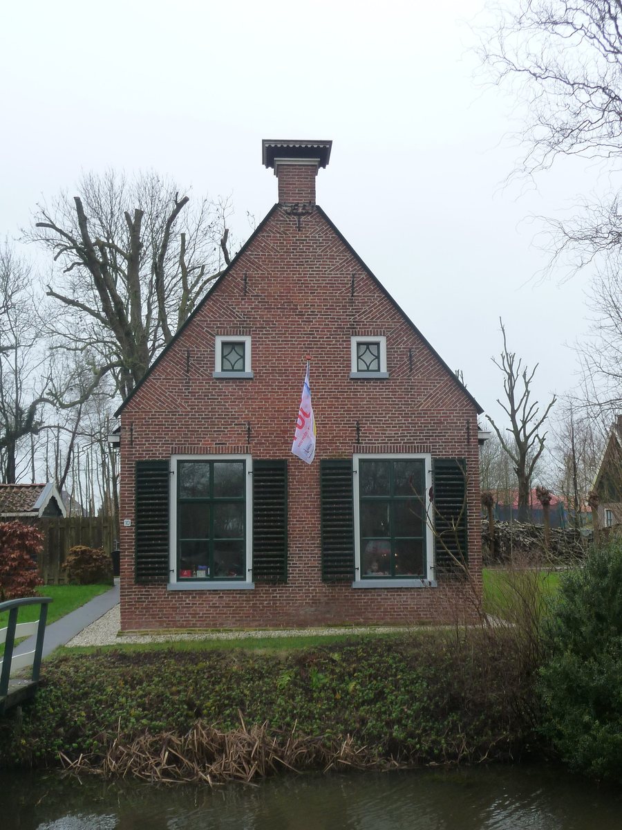 File:Skearnegoutum Scharnegoutum Legedyk 10 Woonhuis.jpg