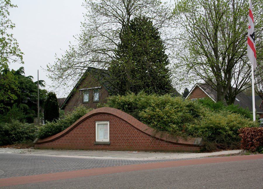File:Brugstraat Nieuwlande.JPG