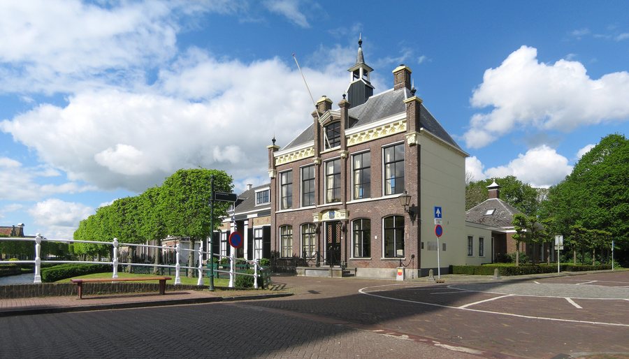 File:20140502 Vm Stadhuis IJlst Fr NL (1).jpg