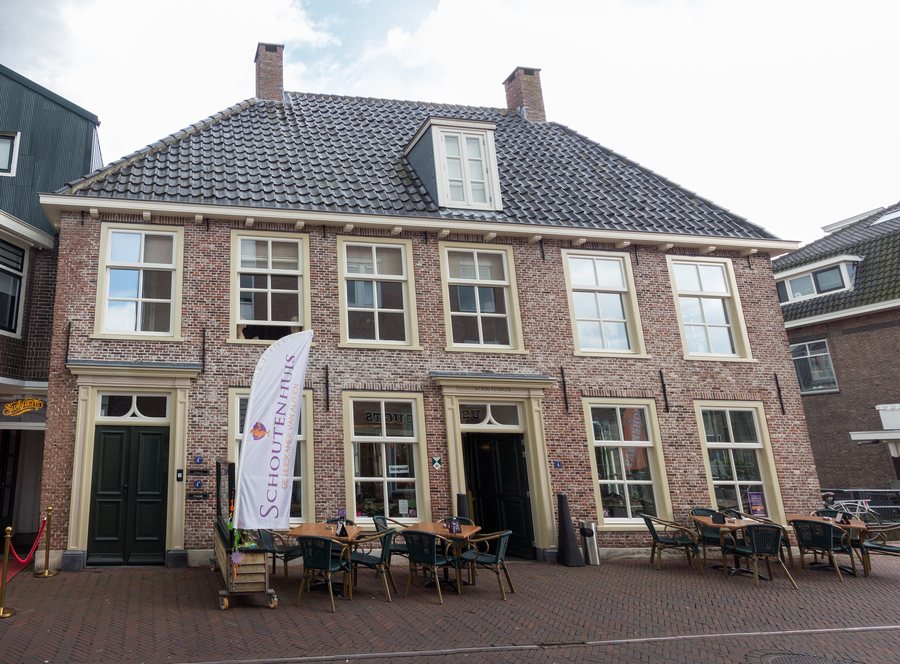 File:Julianastraat 2-4, Alphen aan den Rijn.jpg