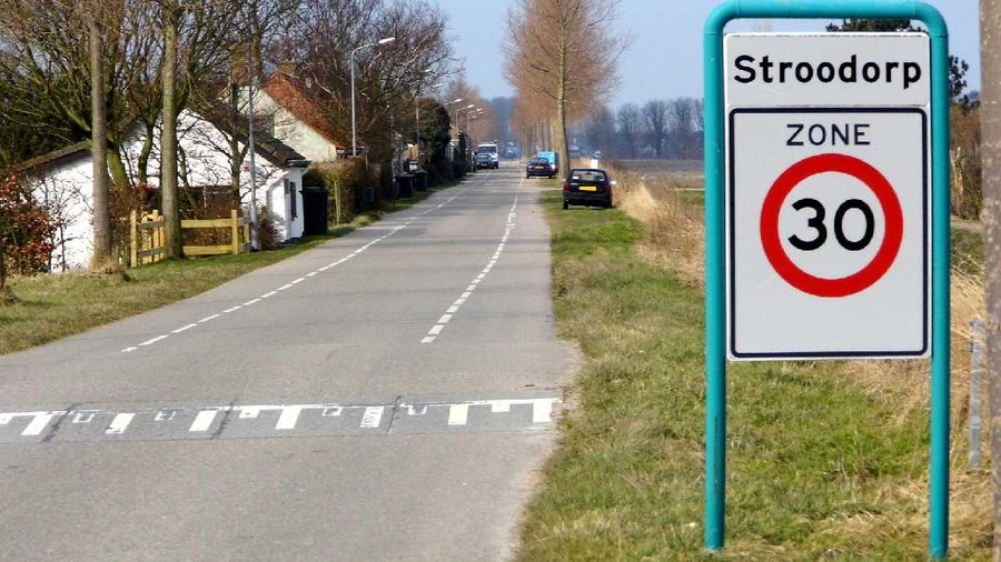 File:Stroodorp(Kombord).jpg