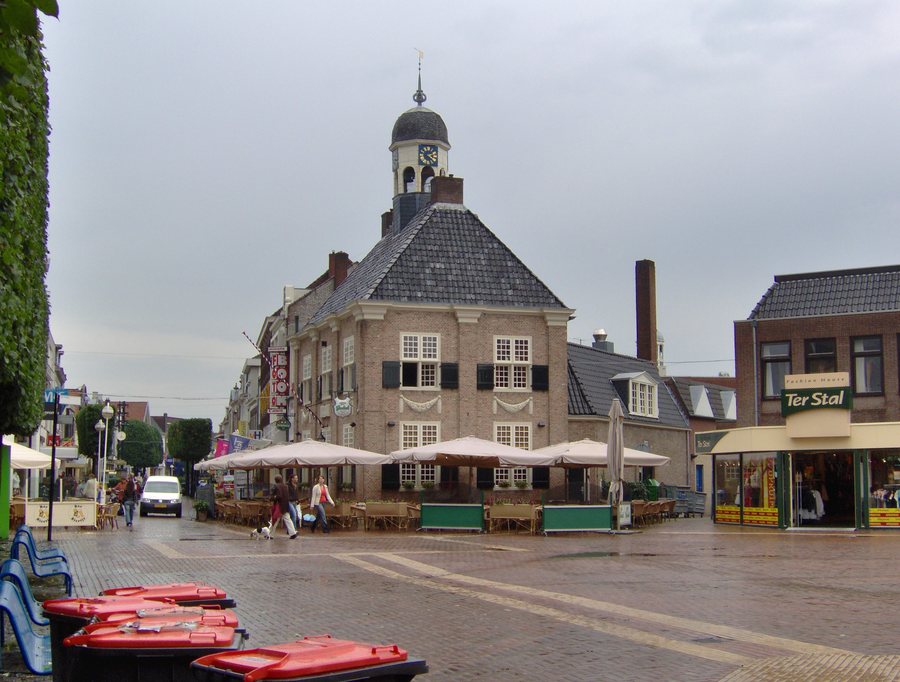 File:Koornmarkt Almelo.JPG