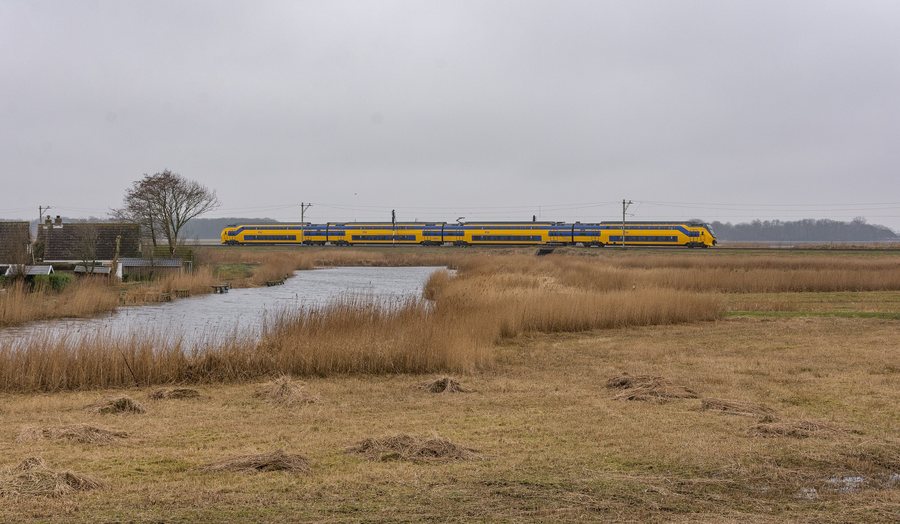 File:Oudesluis (Schagen) NSR 9551 als IC 3045 Nijmegen (32431810793).jpg