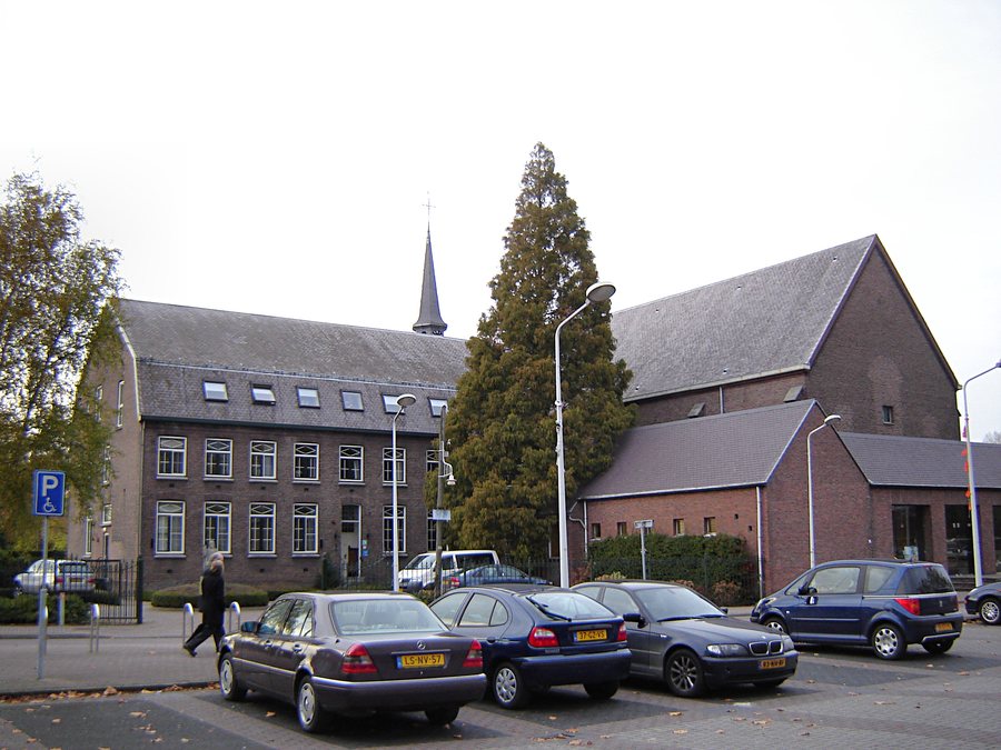 File:Sluiskil - Heilige Antonius van Paduakerk 1.jpg