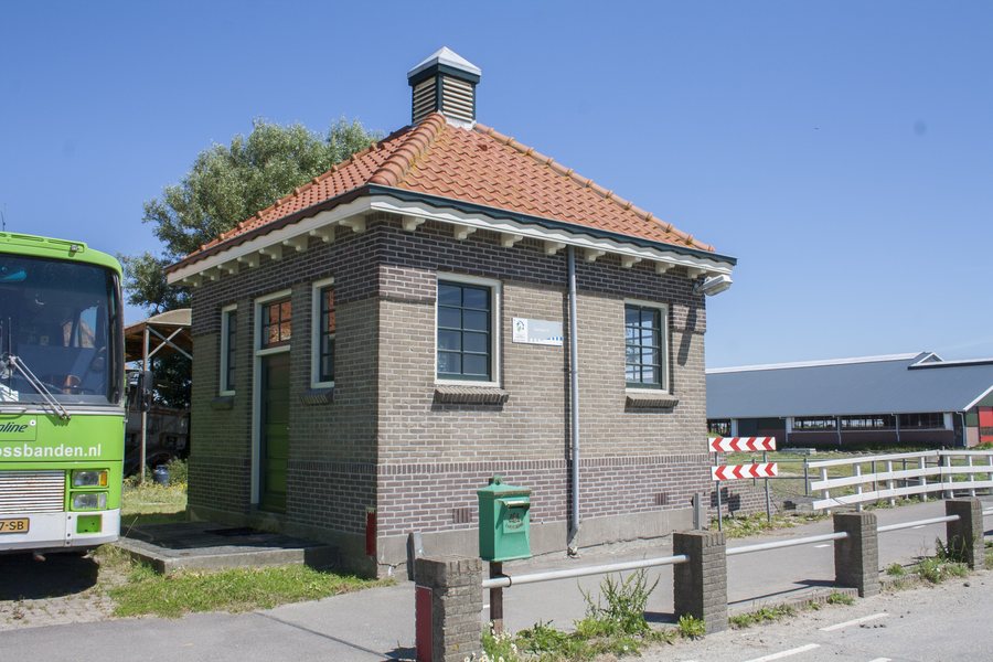 File:Burgerbrug - Burgerweg 79 2.jpg