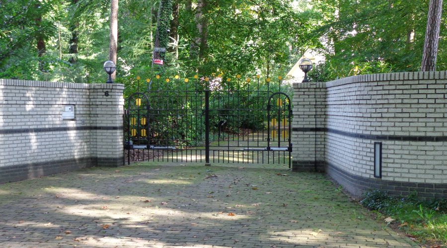 File:Bosch en Duin Duinweg 6 Hek.jpg