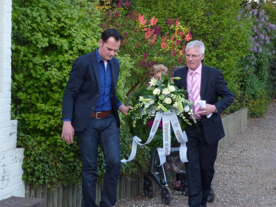 File:Dodenherdenking Montfort 2013 13.JPG