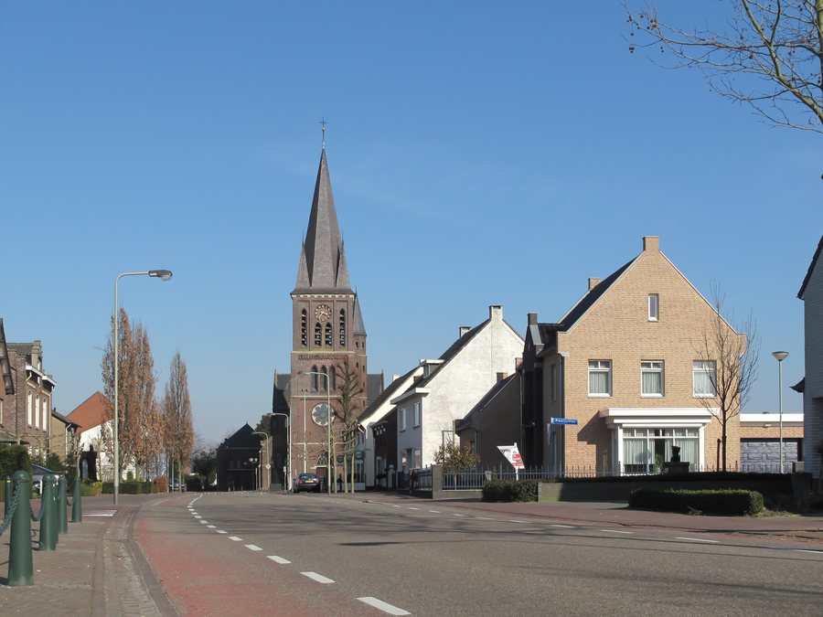 File:Ospel, kerk in straatzicht foto2 2011-03-20 15.36.JPG
