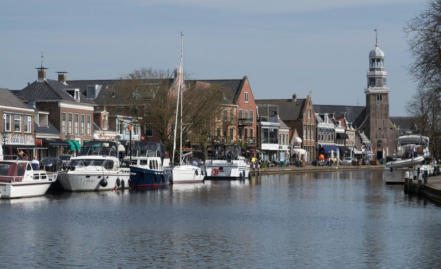 File:Lemmer, zicht op de Kortestreek vanaf de ophaalbrug met de Hervormde kerk RM25749 op de achtergrond IMG 2180 2018-04-17 13.41.jpg