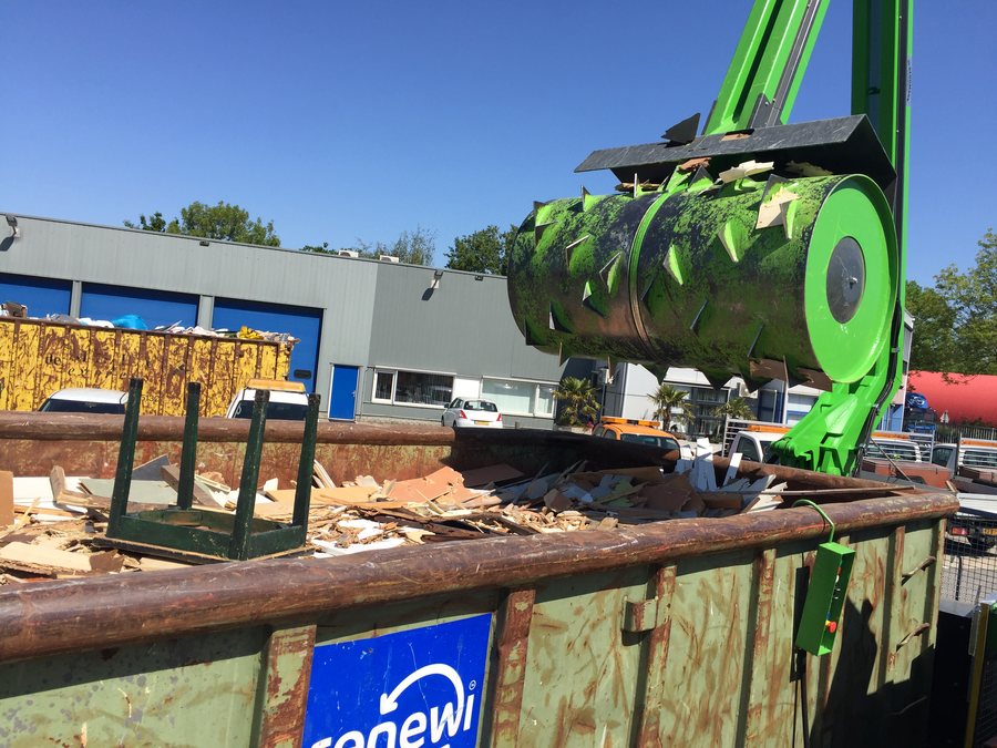 File:Static Roll Packer Naaldwijk 2020.jpg