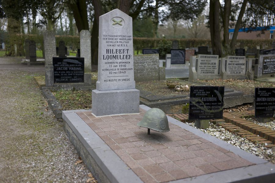 File:War Grave Sleen 2.jpg