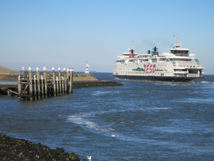 TESO-Fähre bei der Überfahrt nach Texel