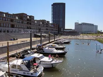 Venlo Hafen mit Maasboulevard